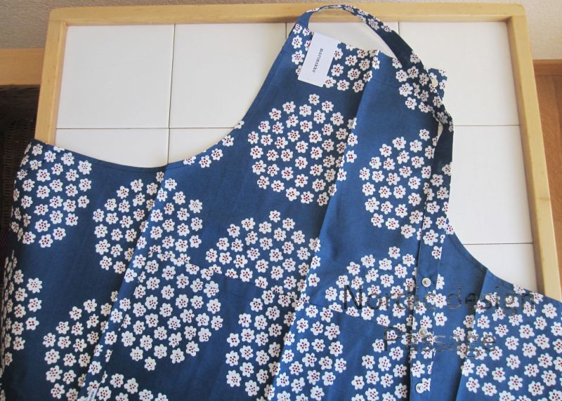 Marimekko マリメッコ Puketti エプロン ミトン ポットホルダー Set Nordic Design Passage Marimekko マリメッコ Puketti エプロン ミトン ポットホルダー Set Nordic Design Passage